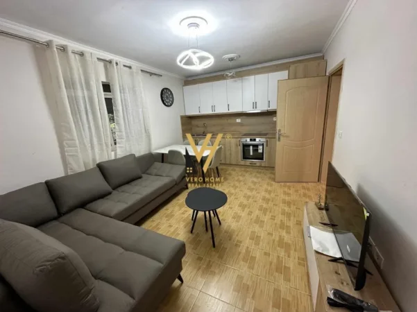 Tirane, jepet me qera apartament 2+1+Ballkon Kati 1, 100 m² 570 € (RRUGA BARDHYL)