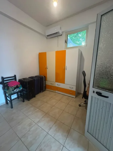 Tirane, Shitet Garsoniere Kati 0, 45 m² 80.000 € (RRUGA E DURRESIT)