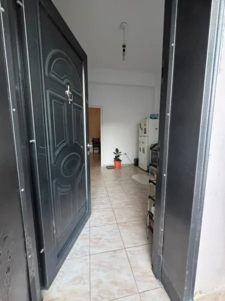 Tirane, Shitet Garsoniere Kati 0, 45 m² 80.000 € (RRUGA E DURRESIT)