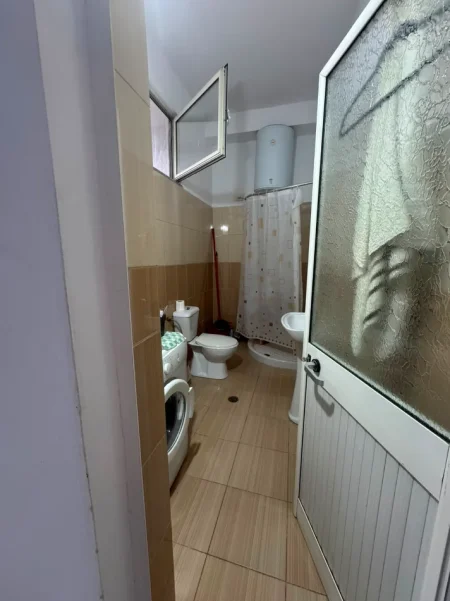 Tirane, Shitet Garsoniere Kati 0, 45 m² 80.000 € (RRUGA E DURRESIT)