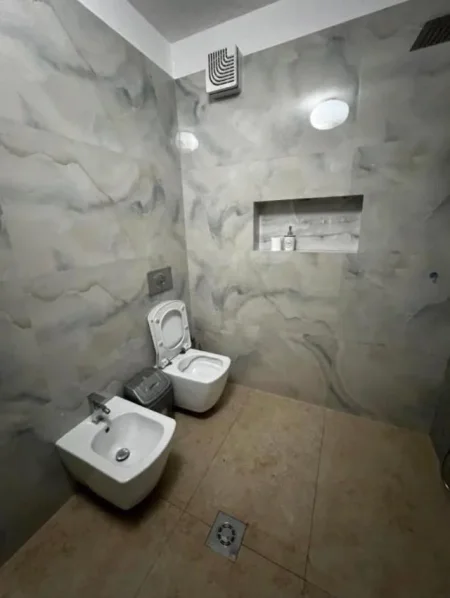 Tirane, jepet me qera apartament 2+1 Kati 2, 95 m² 580 € (rruga elbasanit)