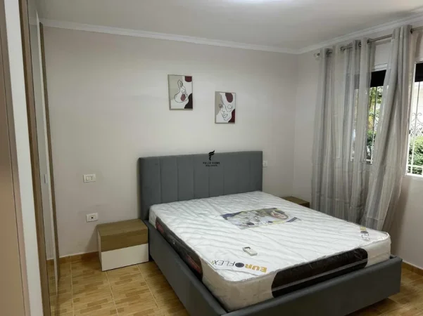 Tirane, jepet me qera apartament 2+1 Kati 1, 80 m² 550 € (RRUGA BARDHYL)