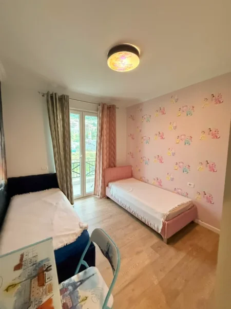 Tirane, jepet me qera apartament 2+1+Ballkon Kati 3, 108 m² 600 € (Selite)