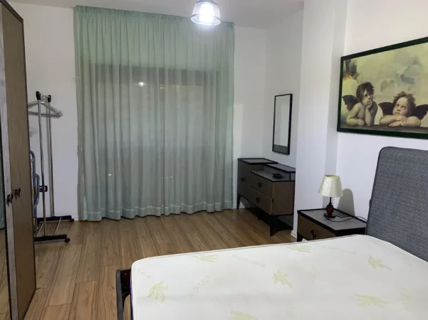 Tirane, jap me qera apartament 1+1+Ballkon Kati 7, 70 m² 850 € (Rruga e Elbasanit, prane Liceut Artistik)