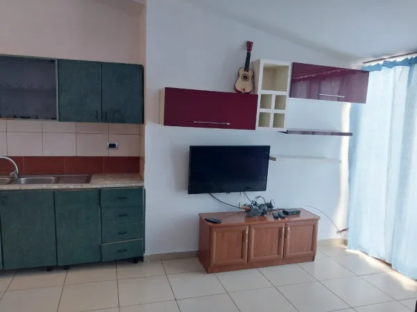 Tirane, jepet me qera apartament 1+1+Ballkon Kati 5, 70 m² 320 € (Rruga Muhamed Deliu)