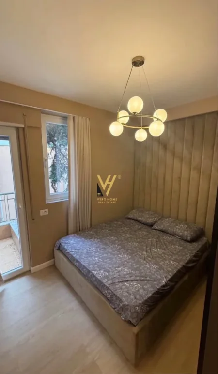Tirane, jepet me qera apartament 1+1+Ballkon Kati 2, 50 m² 620 € (MATERNITETI I RI)