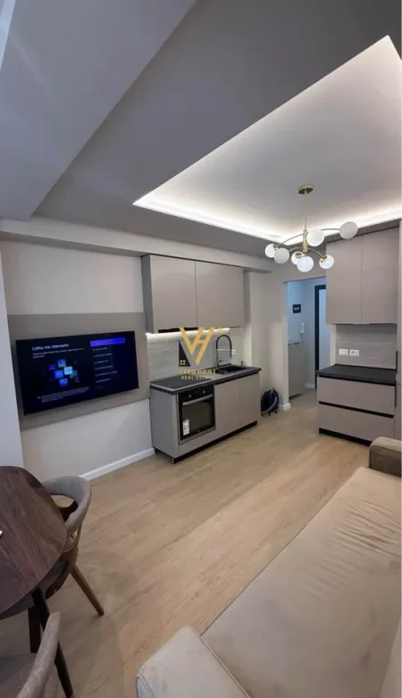 Tirane, jepet me qera apartament 1+1+Ballkon Kati 2, 50 m² 620 € (MATERNITETI I RI)