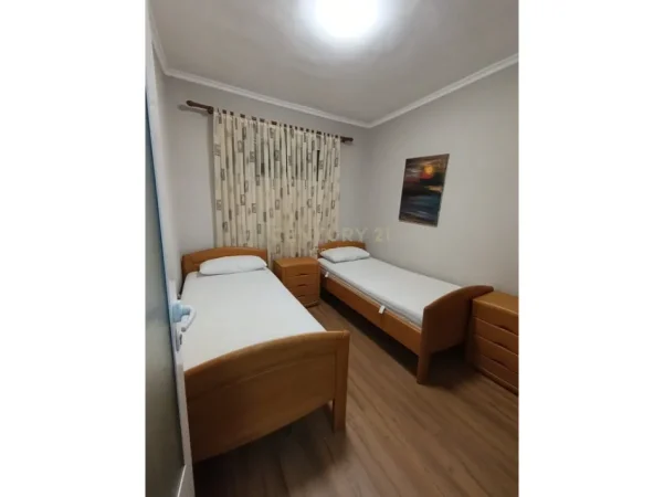 Tirane, jepet me qera apartament 2+1 Kati 1, 75 m² 750 € (blloku prane frutza)