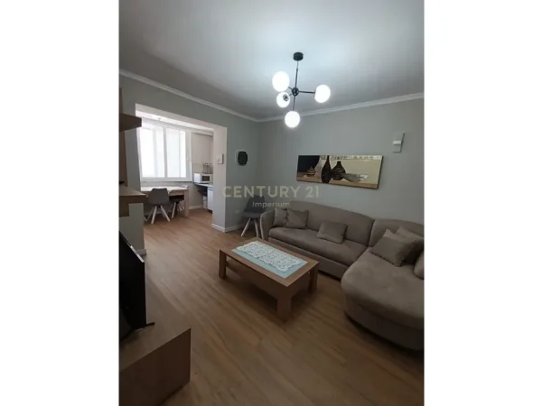 Tirane, jepet me qera apartament 2+1 Kati 1, 75 m² 750 € (blloku prane frutza)