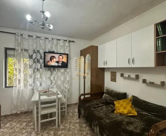 Tirane, jepet me qera garsonier 1+1 Kati 5, 44 m² 350 € (Rruga Bardhyl)