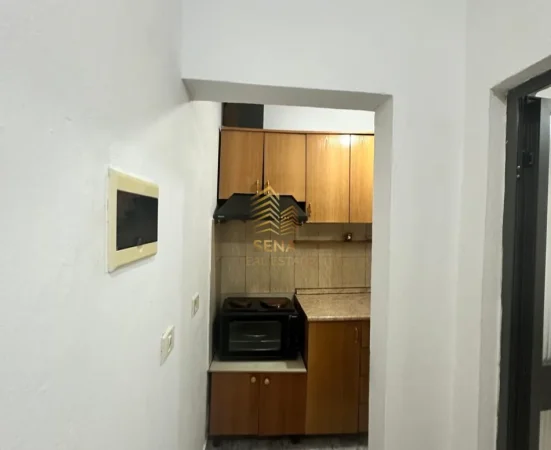 Tirane, jepet me qera garsonier 1+1 Kati 5, 44 m² 350 € (Rruga Bardhyl)