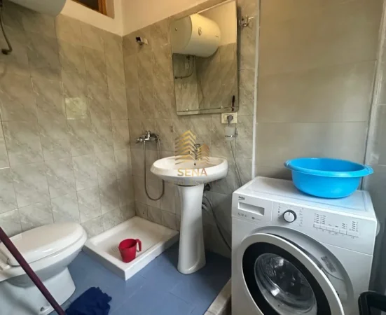 Tirane, jepet me qera garsonier 1+1 Kati 5, 44 m² 350 € (Rruga Bardhyl)