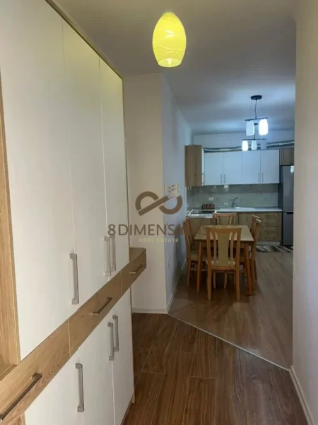 Jepet me qera Apartament 3+1 ne Kodren e Diellit (D8243A-24)