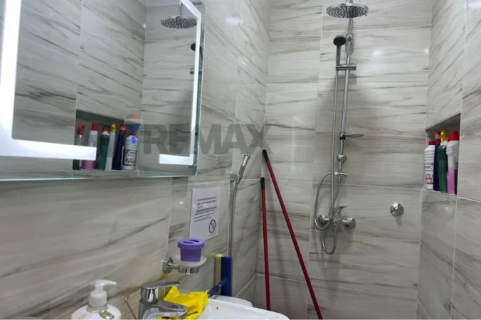 Tirane, jepet me qera garsonier Studio Kati 1, 35 m² 400 € (Rruga e Durresit)