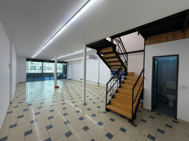 Tirane, jepet me qera ambjent biznesi Kati 0, 134 m² 1.500 € (Myslym Shyri)