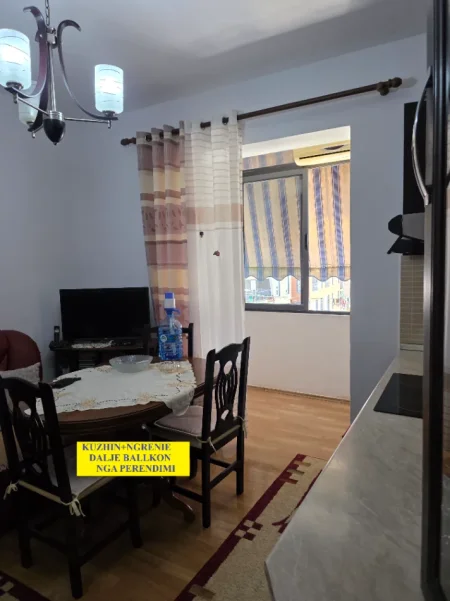Tirane:Shitet Apart rinovuar & mirëmbajtur 2+1, kati 4,pallat ekzistus 5-kat,sip.82m²,Cmim180'000€, brenda unazës rr.Bardhyl/rr.H.Tasim 7-min Q-Tiranë
