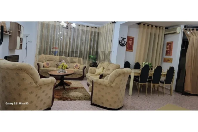 Tirane, jepet me qera apartament 2+1 , 103 m² 900 € (Rruga Pjeter Bogdani)