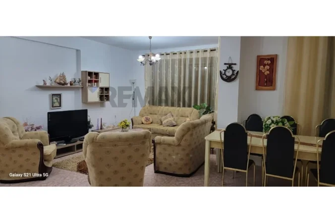 Tirane, jepet me qera apartament 2+1 , 103 m² 900 € (Rruga Pjeter Bogdani)