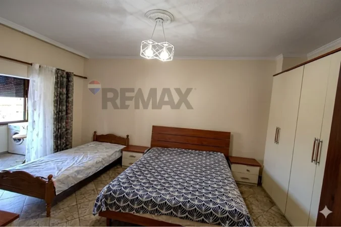 Tirane, jepet me qera apartament 1+1+Ballkon Kati 4, 75 m² 45.000 € (Ura e Tabakeve, Qender)