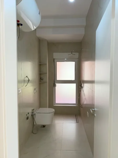 Tirane, jepet me qera apartament 2+1 Kati 0, 60 m² 400 € (Ali Demi)