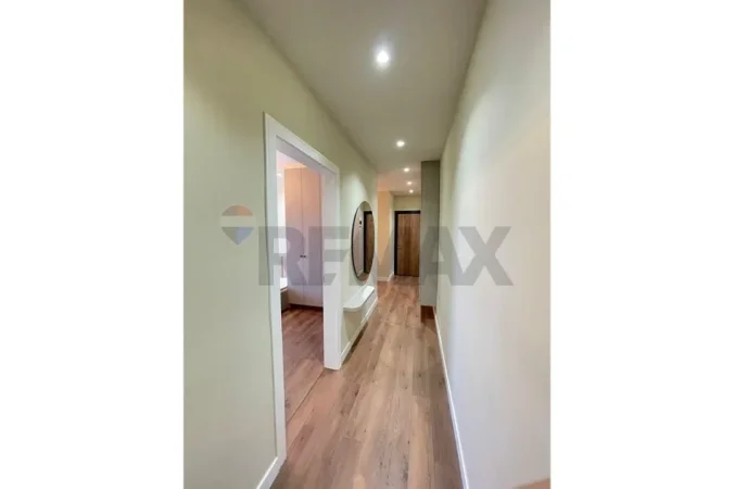 Tirane, jap me qera apartament 2+1 Kati 2, 76 m² 700 € (Kopshti Botanik)