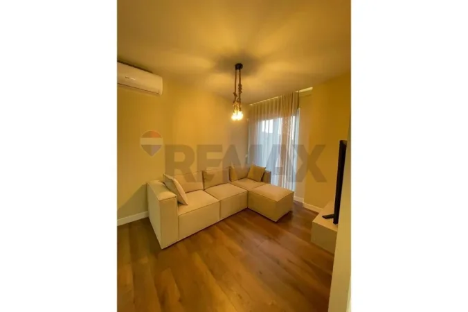 Tirane, jap me qera apartament 2+1 Kati 2, 76 m² 700 € (Kopshti Botanik)