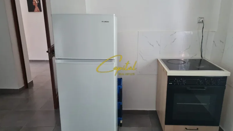 Tirane, jepet me qera apartament 1+1 Kati 1, 75 m² 350 € (SELITE)