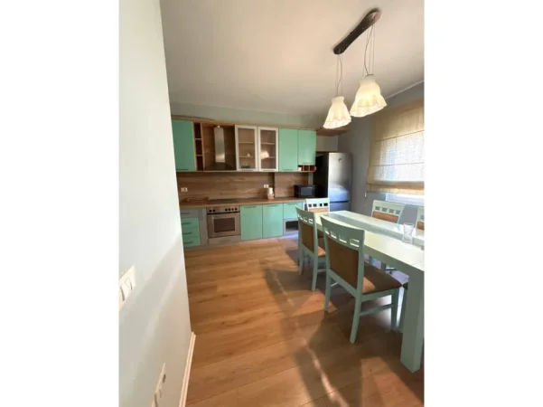Tirane, jepet me qera apartament 1+1 Kati 4, 90 m² 90 € 