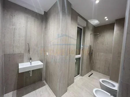 Tirane, shitet Vile Kati 3, 196 m² 390.000 € (ABA Rezidenc)