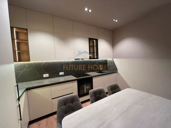 Tirane, jepet me qera apartament 2+1 Kati 7, 121 m² 1.500 € (KOMPLEKSI DELIJORGJI)