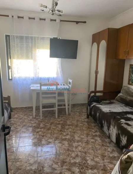 Tirane, jepet me qera garsonier 1+1 Kati 5, 44 m² 350 € (Rruga Bardhyl)