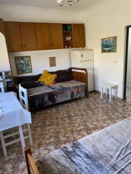 Tirane, jepet me qera garsonier 1+1 Kati 5, 44 m² 350 € (Rruga Bardhyl)
