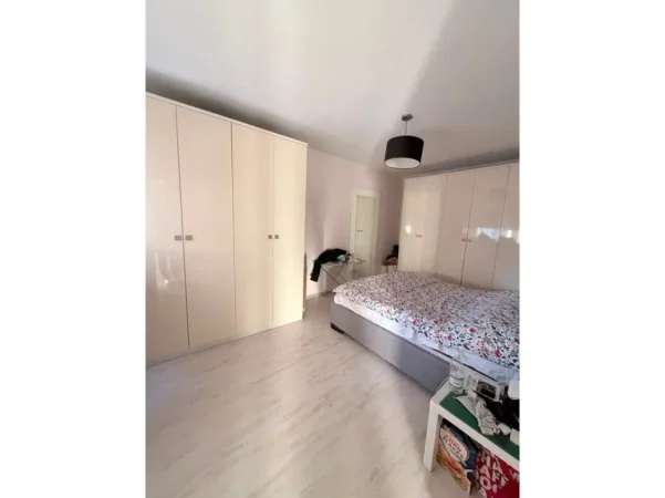 Tirane, jepet me qera apartament 1+1 Kati 8, 76 m² 640 € (Brryli)