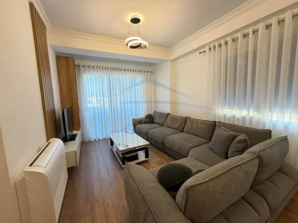 Tirane, jepet me qera apartament 2+1 Kati 4, 102 m² 600 € (Golden Park 3)