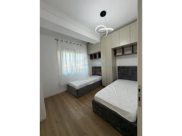 Tirane, jepet me qera apartament 2+1 Kati 4, 102 m² 600 € (Golden Park 3)