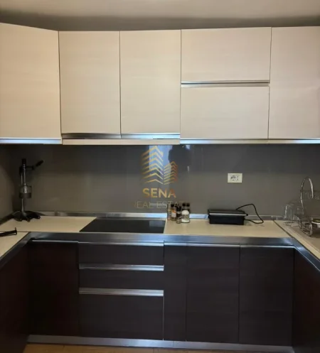 Tirane, jepet me qera apartament 3+1+Ballkon Kati 6, 125 m² 1.000 € (Qender)