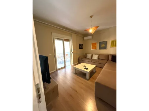 Qera, Apartament 1+1+ Kuzhinë e Veçuar, Vasil Shanto, Tiranë 0696069906