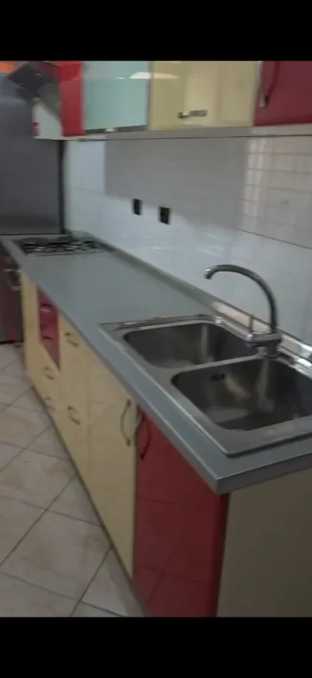 Tirane, jepet me qera apartament 2+1 Kati 5, 80 m² 400 € (Rruga e Thesarit ne Fresk)