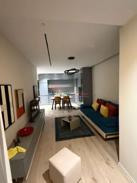 Tirane, jepet me qera apartament 1+1+Ballkon Kati 8, 75 m² 1.100 € (Mine Peza)