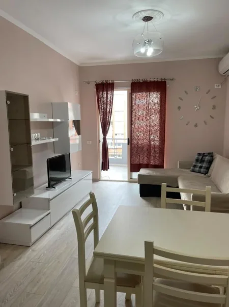 Tirane, jepet me qera apartament 1+1 Kati 3, 65 m² 500 € (Pallati Eja Studio ne Astir)