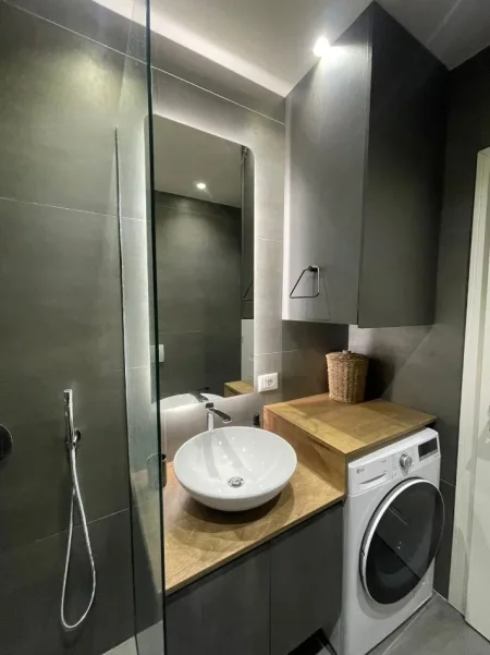 Tirane, jepet me qera apartament 2+1 Kati 2, 76 m² 700 € (Selitë)
