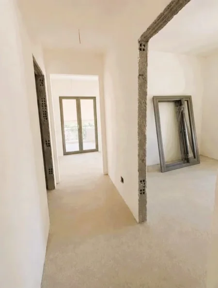 Tirane, jepet me qera zyre Kati 3, 250 m² 2.500 € (Kompleksi Delijorgji)
