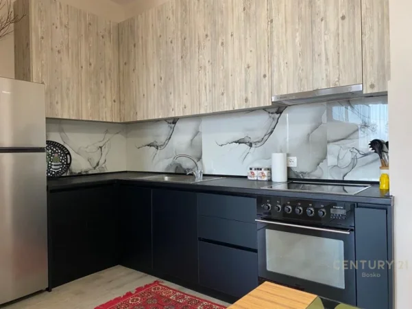 Tirane, jepet me qera apartament 1+1+Ballkon Kati 7, 72 m² 540 € (5 maji larte)