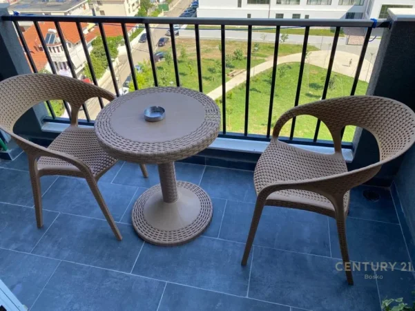 Tirane, jepet me qera apartament 1+1+Ballkon Kati 7, 72 m² 540 € (5 maji larte)