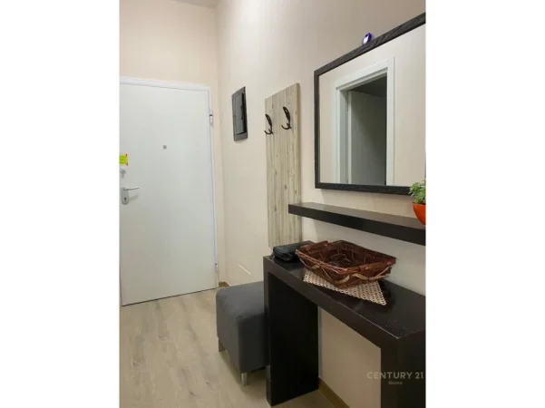 Tirane, jepet me qera apartament 1+1+Ballkon Kati 7, 72 m² 540 € (5 maji larte)