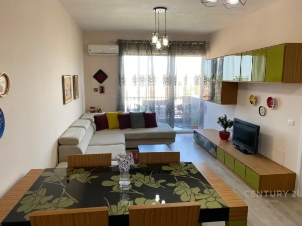 Tirane, jepet me qera apartament 1+1+Ballkon Kati 7, 72 m² 540 € (5 maji larte)