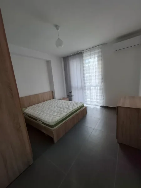 Tirane, jepet me qera apartament 3+1 Kati 3, 116 m² 600 € (5 MAJI)