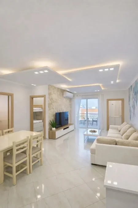 Tirane, jepet me qera apartament 3+1 Kati 5, 700 € (Liqeni i Thatë)