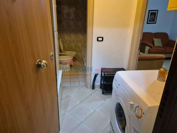 Shqiperi, jepet me qera apartament 1+1+Ballkon Kati 3, 55 m² 450 € (Rruga Frosina Plaku)