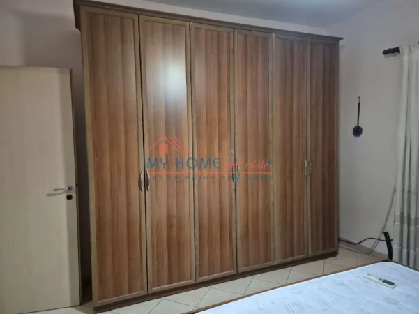 Shqiperi, jepet me qera apartament 1+1+Ballkon Kati 3, 55 m² 450 € (Rruga Frosina Plaku)